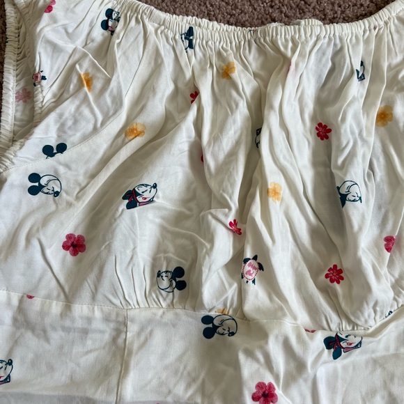 New Torrid Disney Minnie Mouse Blouse - Picture 3 of 6